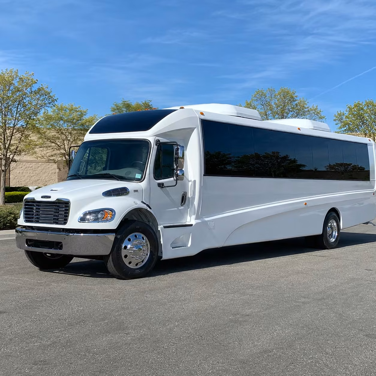 parker 30 passenger minibus rental